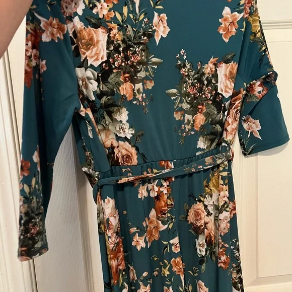 Pinkblush V-Neck Dress with Cuffed Sleeves - Picture 2 of 3